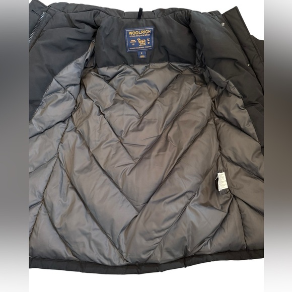 Woolrich parka size small insulated duck down and feathers with coyote fur trim - Picture 3 of 10